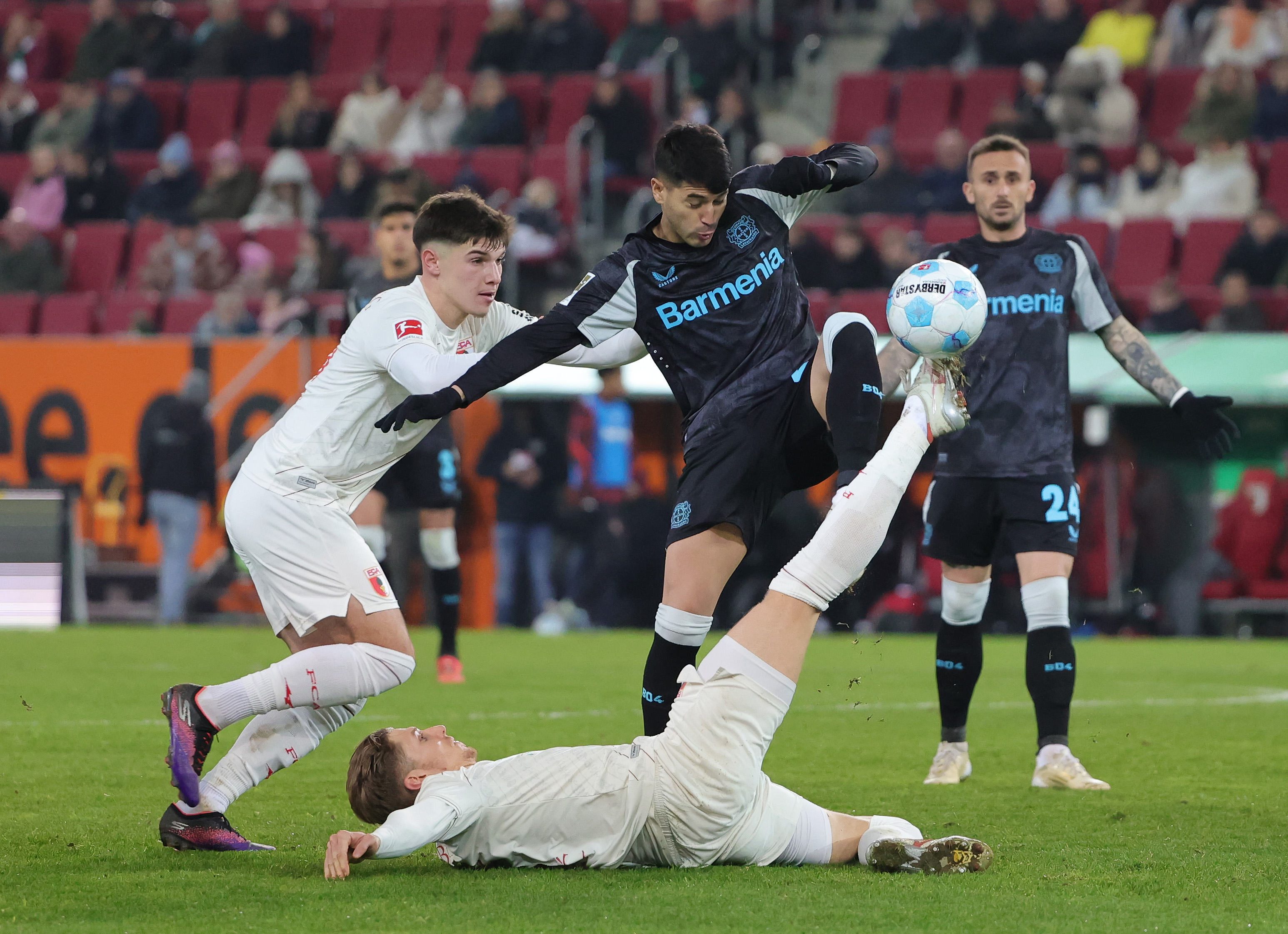 马德里竞技绝杀勒沃库森,马丁内利点燃赛场 马德里竞技绝杀勒沃库森,马丁内利点燃赛场