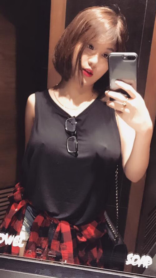 绿茵史诗，莱奥闪光之际，拜仁险胜红军生死战